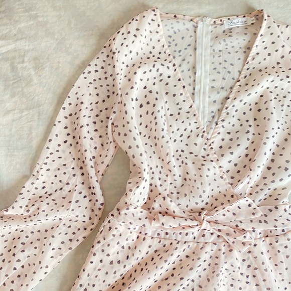 One piece / romper with bow - Picture 4 of 9